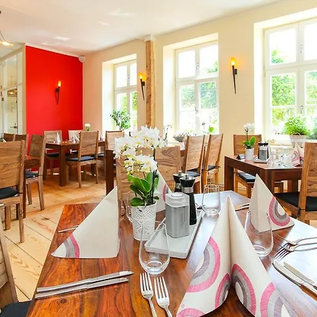Restaurant & Eshramo Guest house 4*