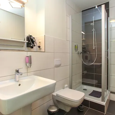 Restaurant&pension Eshramo 4*