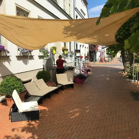 Restaurant & Eshramo 2*