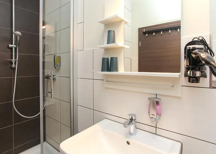 Pensión Restaurant & Eshramo 4*